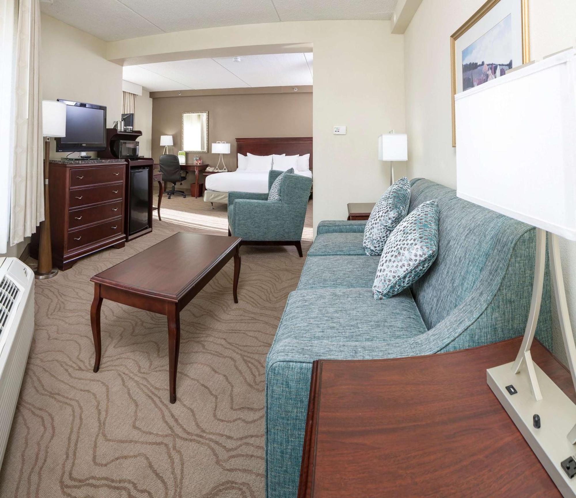 Hotel Doubletree By Hilton Boston-Milford Exterior foto